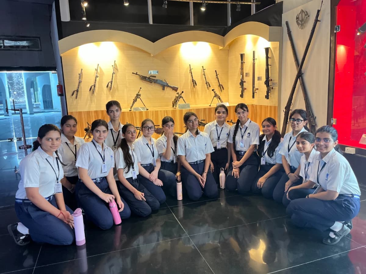 Excelsum students on an educational visit