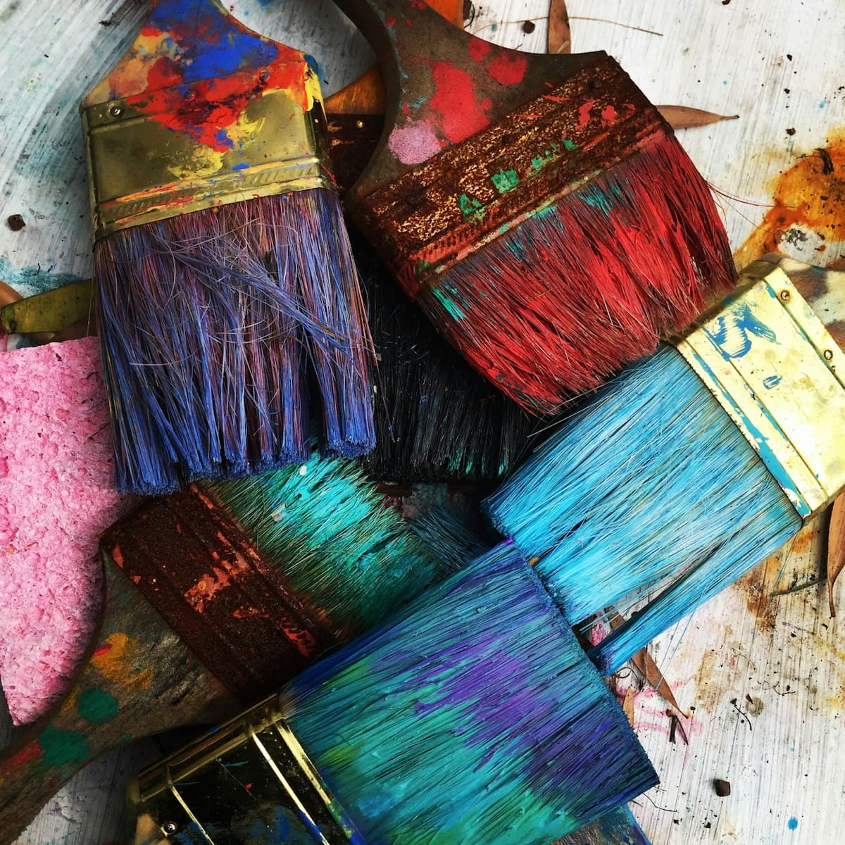 Art brushes and colours